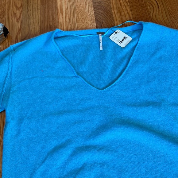 Free People Harmony Cashmere V Sweater in Grecian Sea Size XSmall NWT Defect - Picture 8 of 16